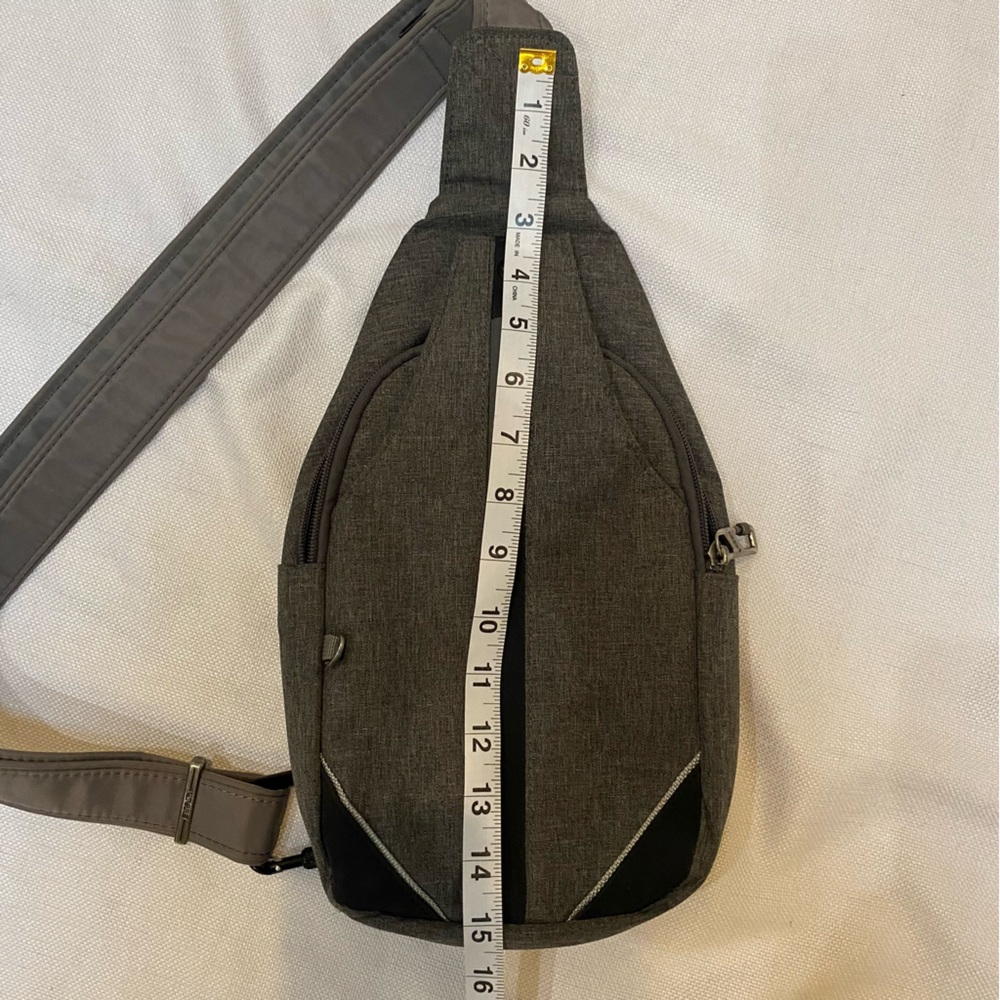 Waterfly Gray Defender Sling Bag Secure Lock 8 Pockets Antitheft NWOT - Picture 11 of 11